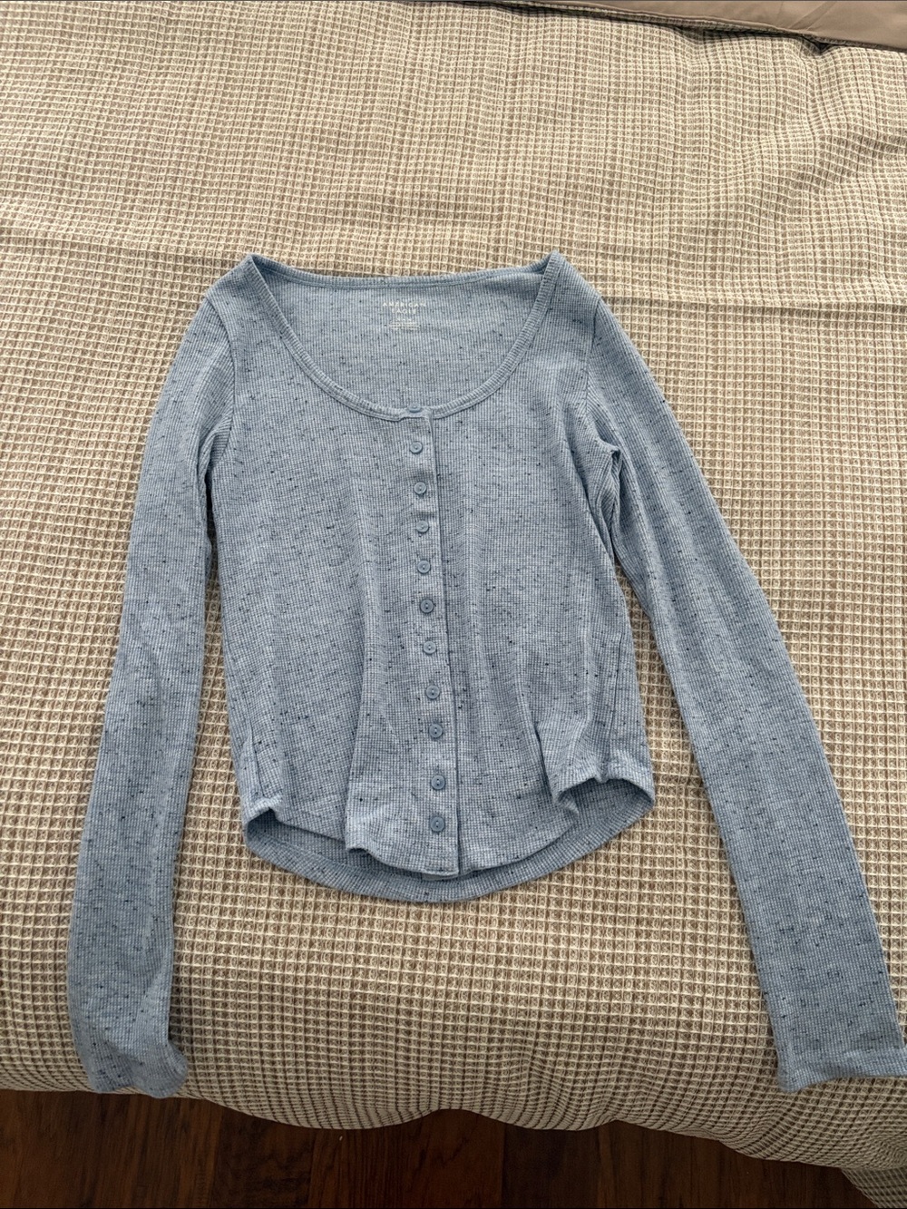 American Eagle Outfitters Light Blue Button-Front Long Sleeve Top